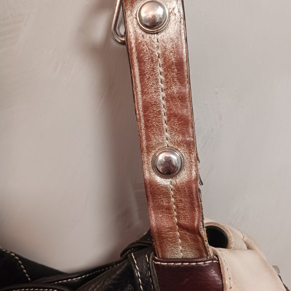 B.Makowski Classic Distressed Hobo - Picture 6 of 11